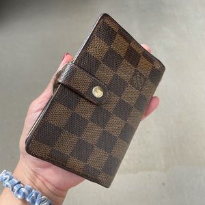 Authentic Louis Vuitton Kisslock wallet